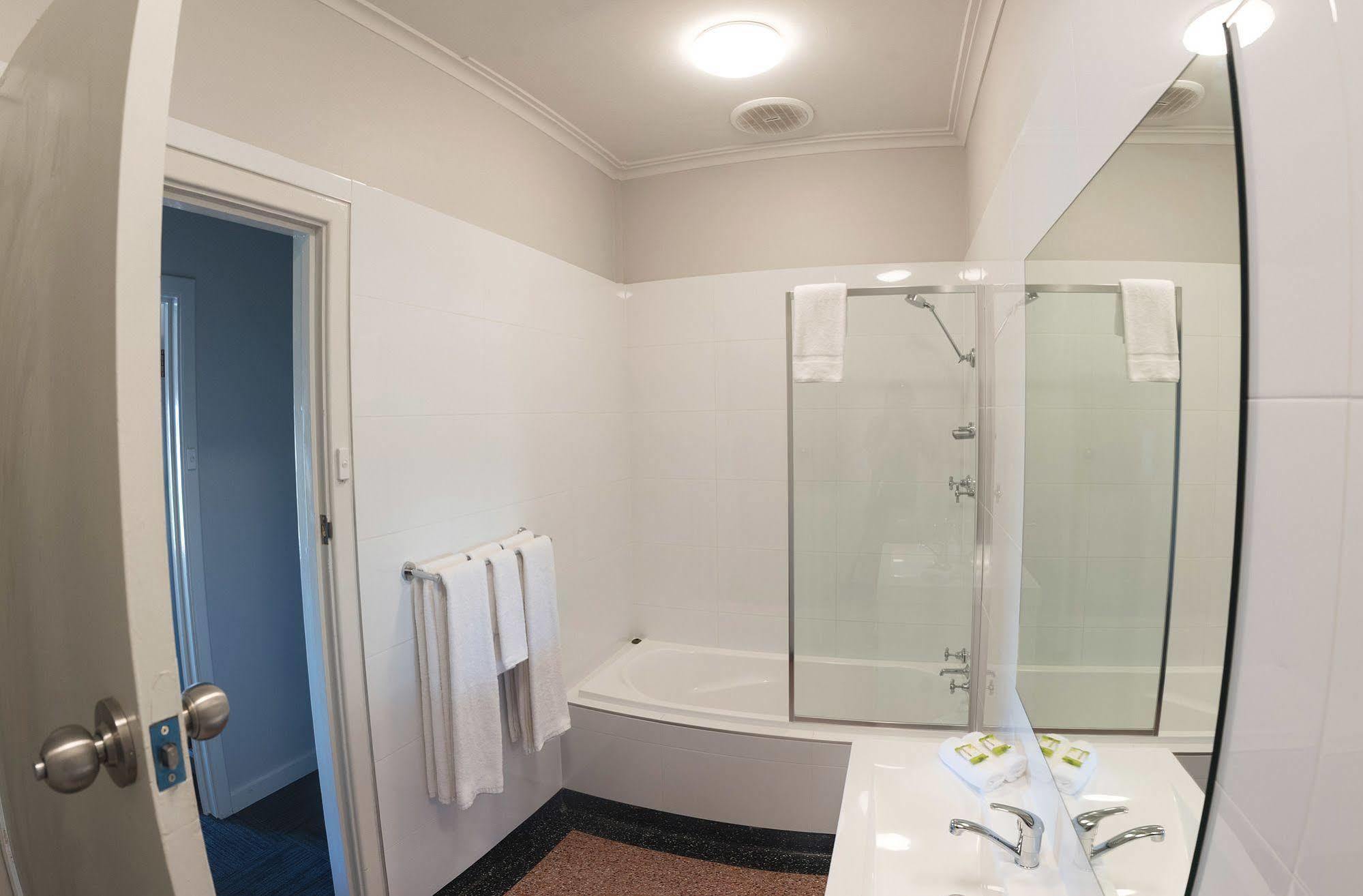 Links Hotel Seaton Экстерьер фото